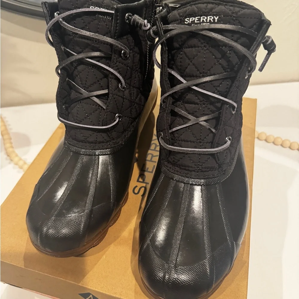 Sperry quilted boots